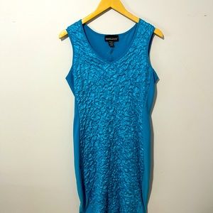 Mid length fitting dress